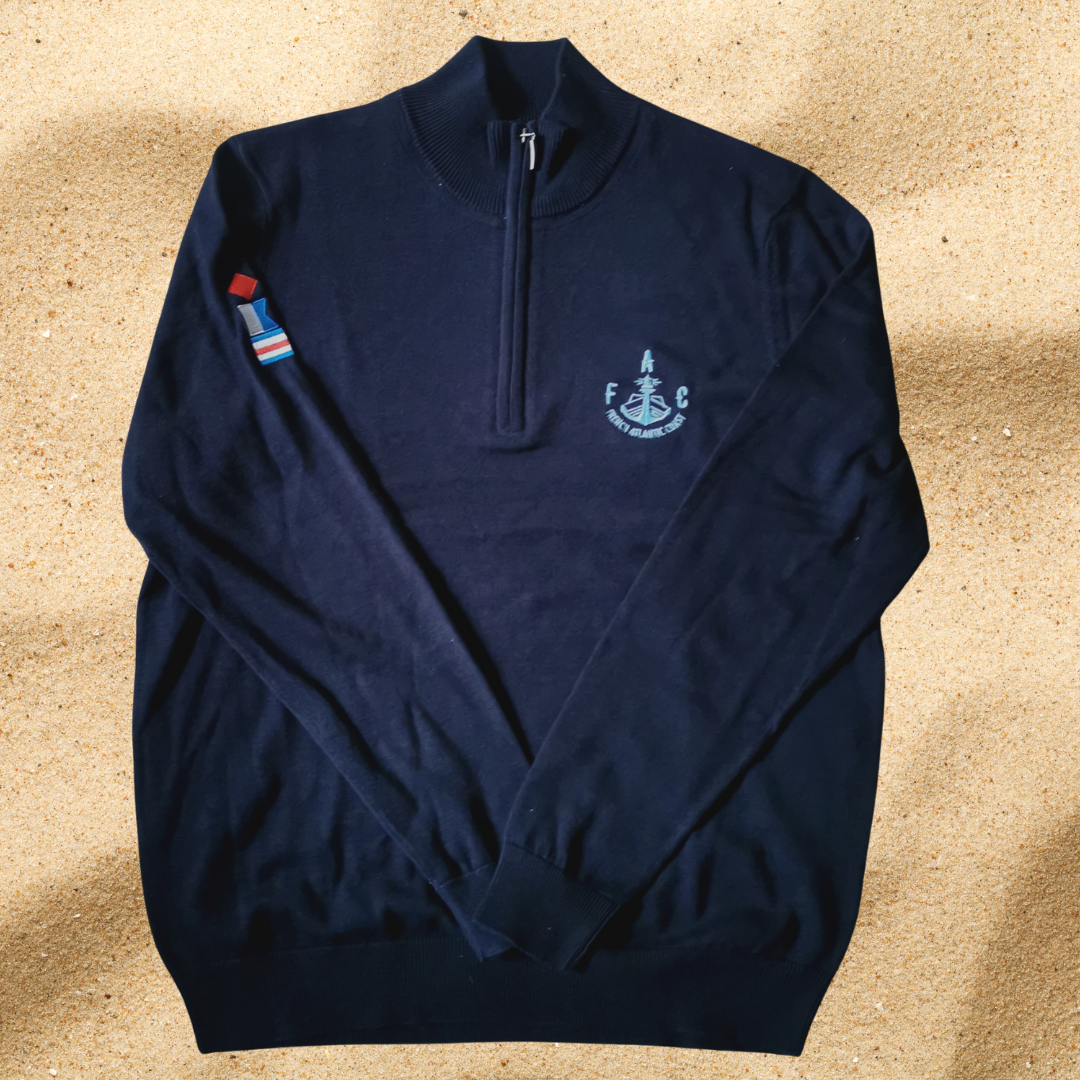 Pull zip bleu marine broderie bleue ciel